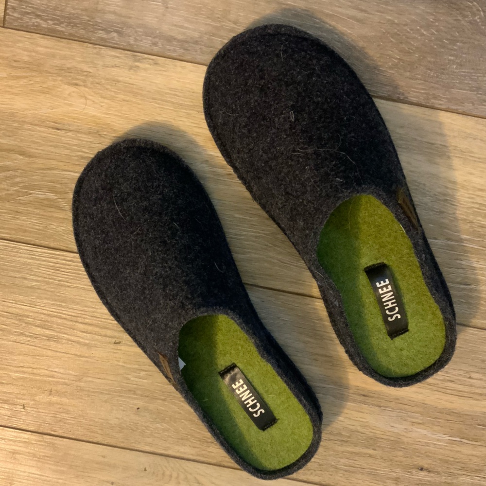 Schnee Wool Navy & Green Slippers. Wmn 9/Men 6